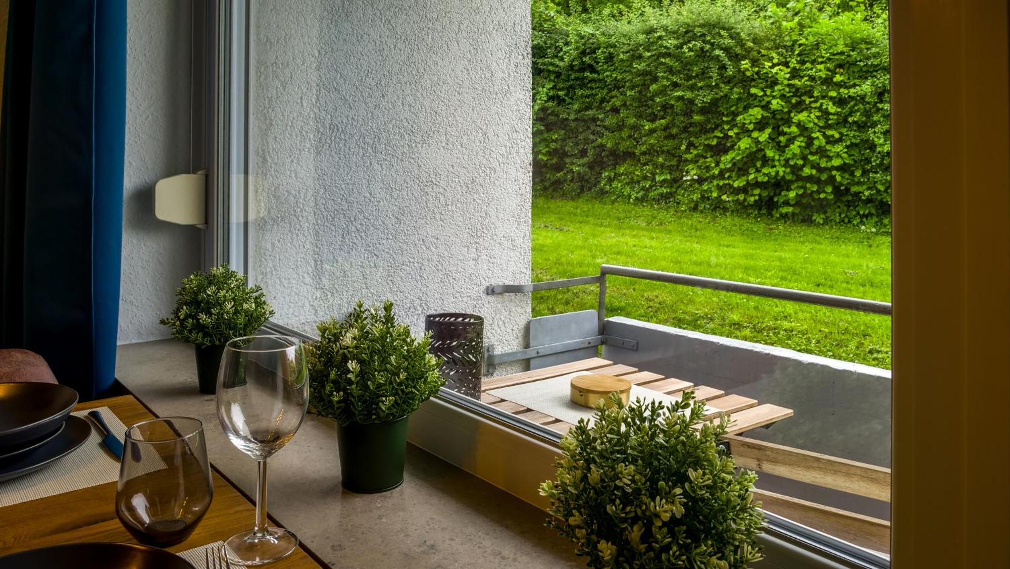 Gross, Modern, Zentrumsnah Mit Parkplatz Und Garten 울름 외부 사진